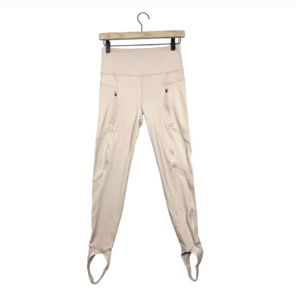 NWOT Carrie Underwood "Stay Powerful" Gorgeous Leggings - Picture 3 of 5